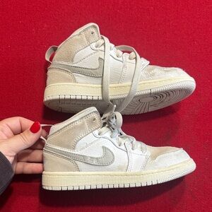 Beige High-Top Sneakers Nike Dunks